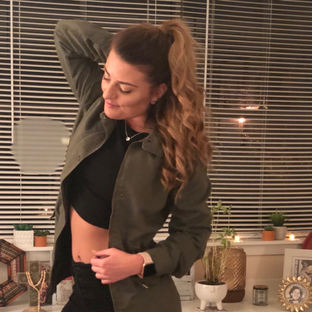Crop top - Picture 2 of 2